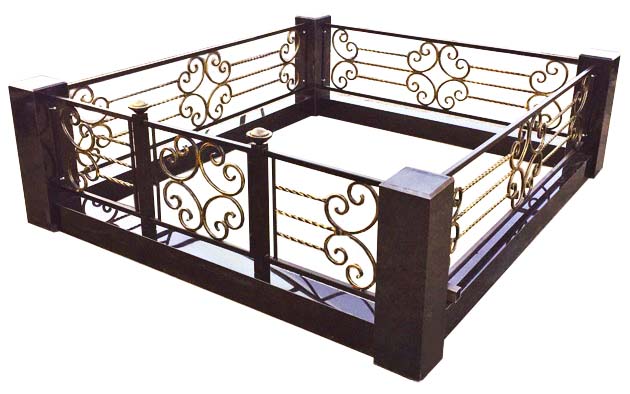 Цоколь с оградой комплекс Верона ЦО-5