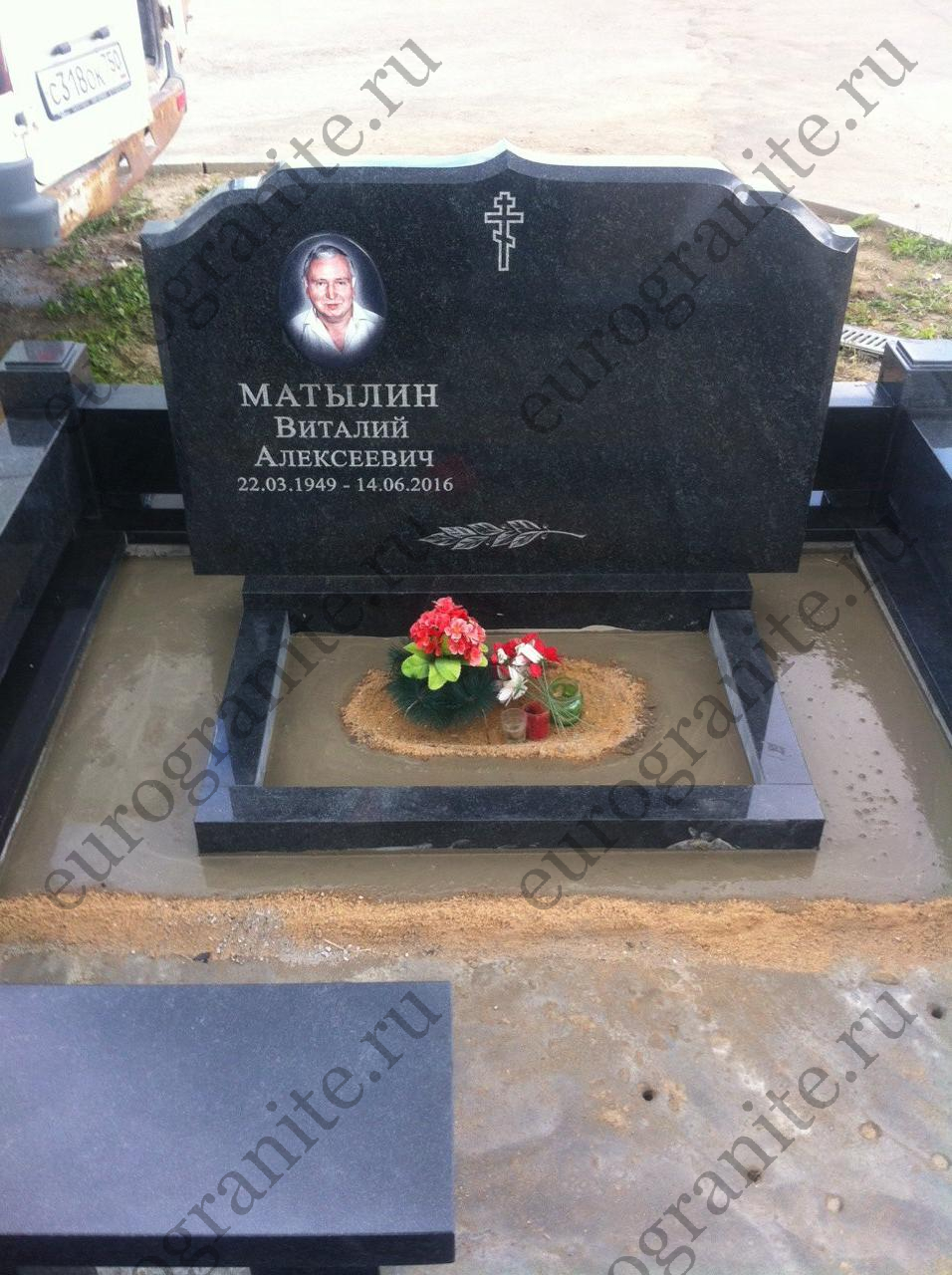 Семейный мемориальный комплекс из гранита