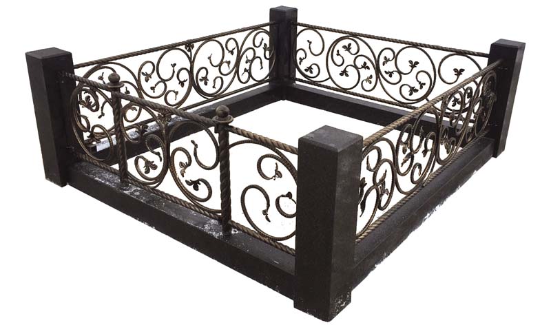 Цоколь с оградой комплекс Элегия ЦО-18