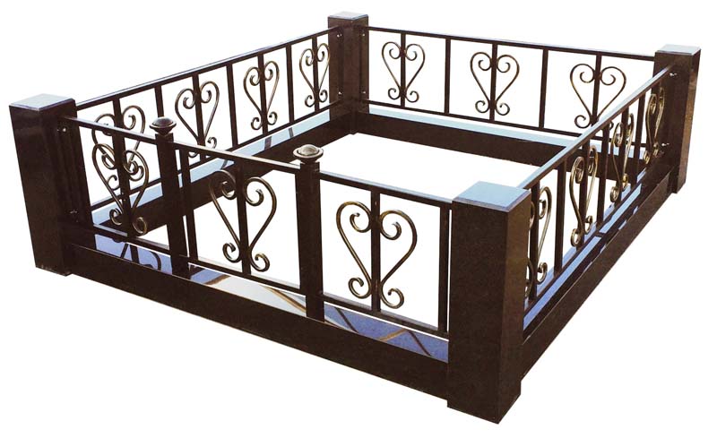 Цоколь с оградой комплекс Лира ЦО-3