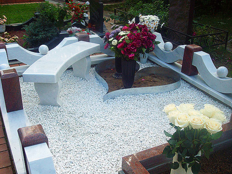 Оформление захоронения мраморной крошкой