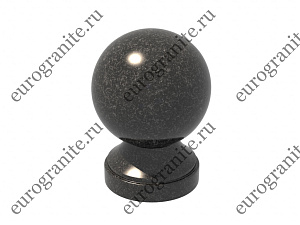 Шар из гранита на могилу на высокой ножке