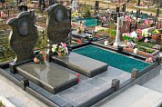 Памятник из гранита Балтик Грин