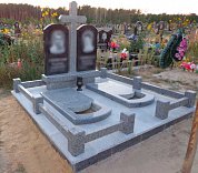 памятник из гранита Возрождение