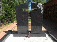 Большой памятник с парящим крестом